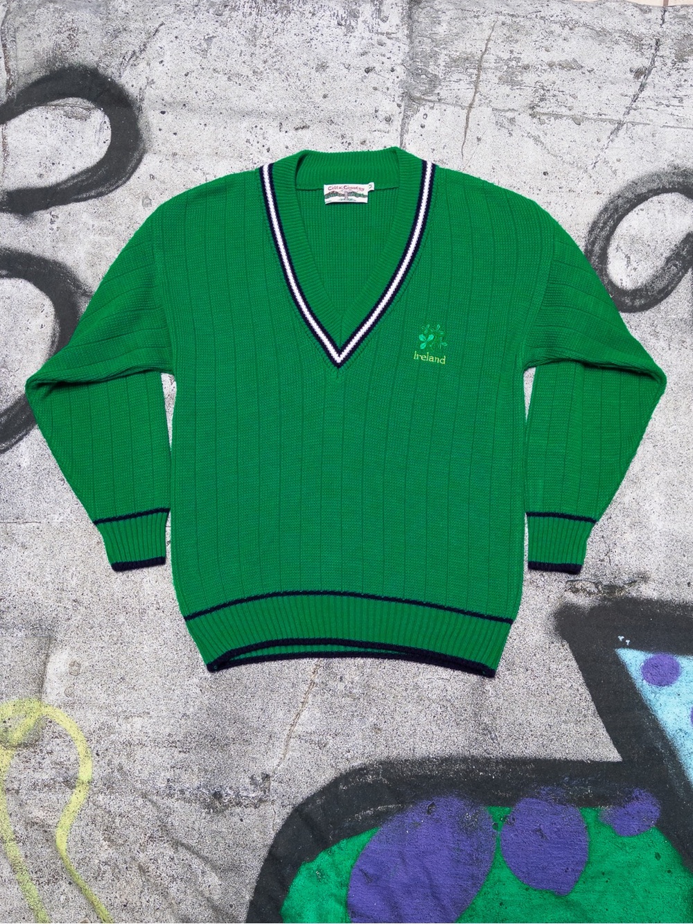 Celtic Country Ireland Shamrock V-Neck Sweater Kelly Green, Men’s Size M